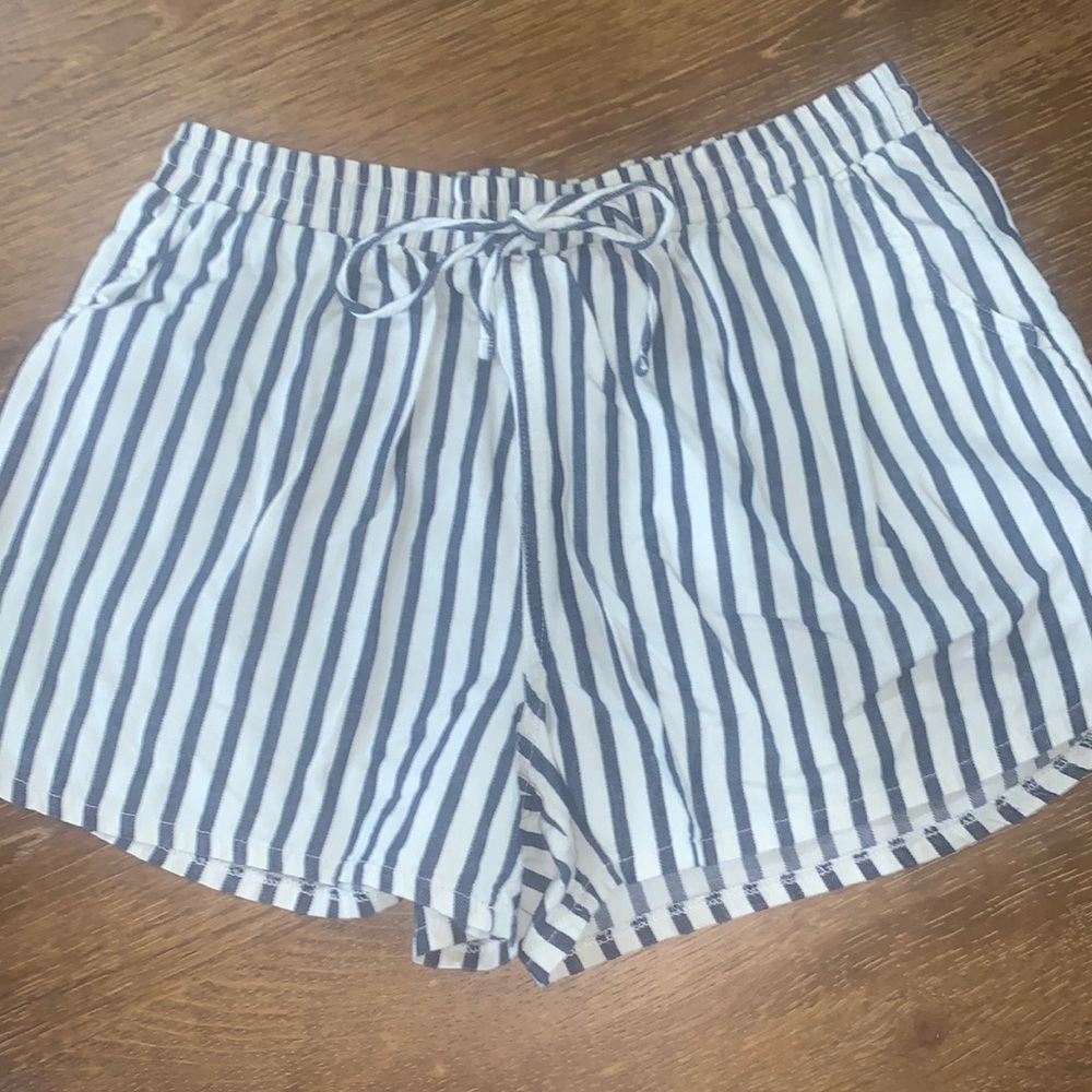 Blue/white stripe women’s shorts size small